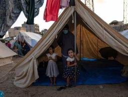 نازحو شمال غزة يواجهون كارثة البرد والغرق في الخيام