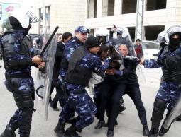 327 انتهاكًا و4 قتلى على يد أجهزة السلطة في الضفة الغربية منذ بداية العام