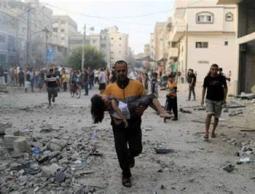 14 شهيدًا وعدد من الإصابات في قصف إسرائيلي على بيت عزاء شمال غزة