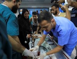 جهات طبية وإنسانية تجدد تحذيرها من كارثة صحية وشيكة في غزة