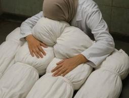 آلاء النجار تودع أطفالها