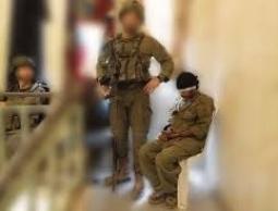 حماس: استخدام جيش الاحتلال الفلسطينيين دروعاً بشرية: جريمة حرب وانهيار أخلاقي