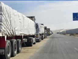 70 شاحنة مساعدات تتعرض لسرقة جماعية بمحافظة خان يونس