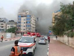 مدير الإسعاف بغزة: الاحتلال يمنع وصولنا لموقع المجزرة برفح ويستهدف سيارات الإسعاف