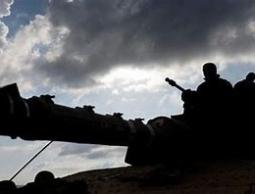 فضيحة ثقيلة.. الاحتلال يسلّح عصابات في غزة لخلق نموذج أمني خياني