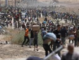 شهداء وإصابات جراء استهداف الاحتلال تجمعات قرب مراكز توزيع المساعدات في غزة