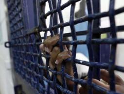 الاحتلال يلغي زيارات المحامين ويُفاقم عزلة الأسرى