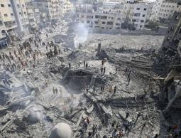 المكتب الإعلامي بغزة: استمرار منع الصحافة الأجنبية جريمة بحق حرية التعبير