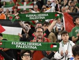 كرة القدم تتقدّم الصفوف: تضامن رياضي غير مسبوق مع فلسطين في مباراة كتالونيا – الفدائي