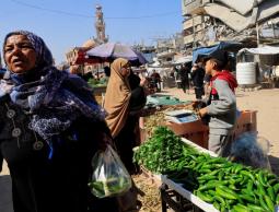 مختص اقتصادي:  اقتصاد غزة 2025 انهيار بنيوي بأرقام صادمة