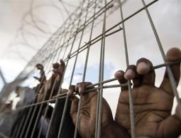 الأسرى الفلسطينيون يواجهون الموت البطيء في سجون الاحتلال