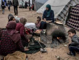 وفاة مسنة جراء البرد القارس في مواصي خانيونس