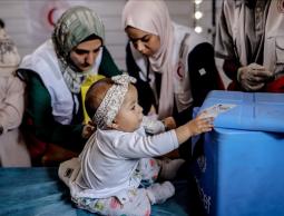 وزارة الصحة تعلن استئناف حملة التطعيم الاستدراكية للأطفال دون سن الثالثة في غزة
