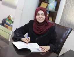 الكاتبة رشا فرحات