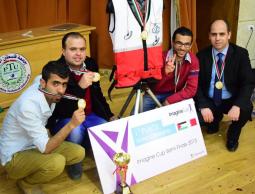 مبتكري مشروع السترة الإلكترونية