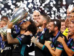 فرحة لاعبي الريال بالفوز بالسوبر الأوروبي