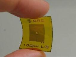 المستشعر يعمل لاسلكيا دون بطارية ويمكنه استشعار المتفجرات على بعد أمتار