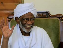  المفكر السياسي السوداني الشيخ حسن الترابي