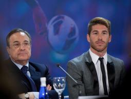 راموس يمينا وبجانبه بيريز