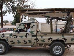 مسلحون موالون للواء حفتر في مدينة بنغازي شرقي ليبيا