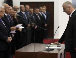 الحمد الله يؤدي القسم اليميني للحكومة أمام عباس