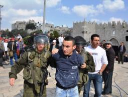 قوات الاحتلال تعتقل شابا فلسطينيًا (أرشيف)