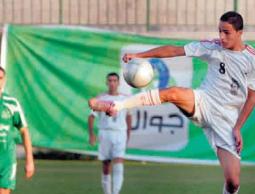 اللاعب أنس الحلو خلال مشاركته مع ناديه غزة الرياضي