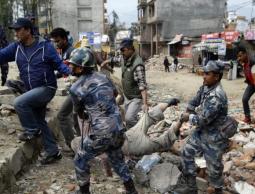 ضحايا زلزلال نيبال