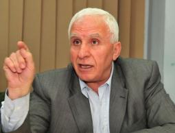  عزام الأحمد عضو اللجنة المركزية لحركة فتح