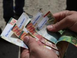  أين صرفت أموال الشعب الفلسطيني ؟