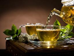 فوائد الشاي في علاج أمراض الفم