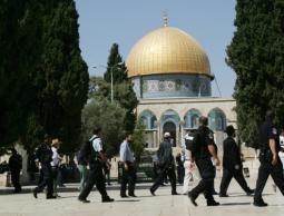 المستوطنون يقتحمون الأقصى بحراسة أمنية