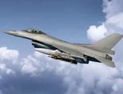 طائرات حربية اسرائيلية تعترض طائرة مصرية