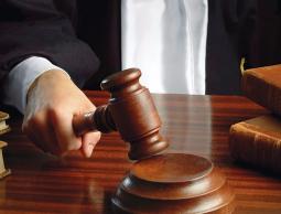 نقابة المحامين تعلق العمل في المحاكم والنيابات العامة