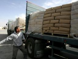 إدخال مواد البناء لغزة (أرشيف)