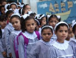 طالبات في المرحلة الابتدائية (الأرشيف)