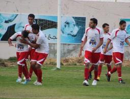 فرحة لاعبي الاستقلال بهدف موسى السطري