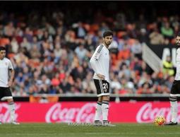 غوميز في المنتصف