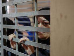 البرد ينهش أجساد الأسيرات في " سجن هشارون "