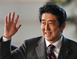 رئيس وزراء اليابان شينزو آبى
