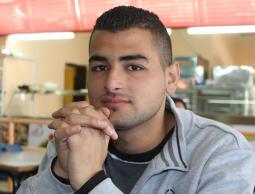 الشاب عمر كسواني المختطف لدى جهاز الأمن الوقائي