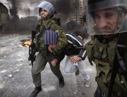 الاحتلال يواصل حملات الاعتقال بالضفة والقدس
