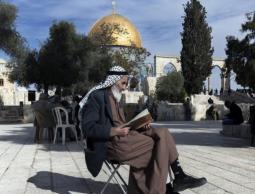 فلسطيني في المسجد الأقصى