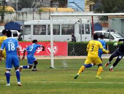 جانب من مباراة الشاطئ والتفاح