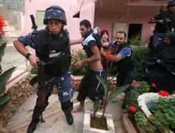 أجهزة السلطة تعتقل مواطنين بالضفة (أرشيف)