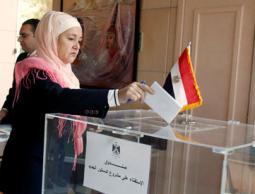 إجراء استفتاء الدستور في مصر (أرشيف)