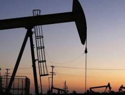 لا تزال أسعار النفط تتجه صوب خسارة أسبوعية