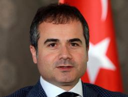 سعاد كيلج وزير الرياضة التركي