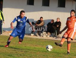 النجار يمينا