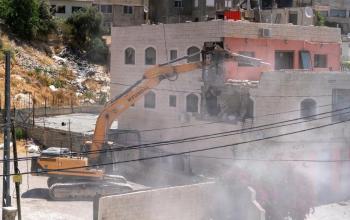 الاحتلال يهدم منزل عائلة الرجبي في القدس بشكل مفاجئ ولم يأخذوا معهم إلا ملابسهم